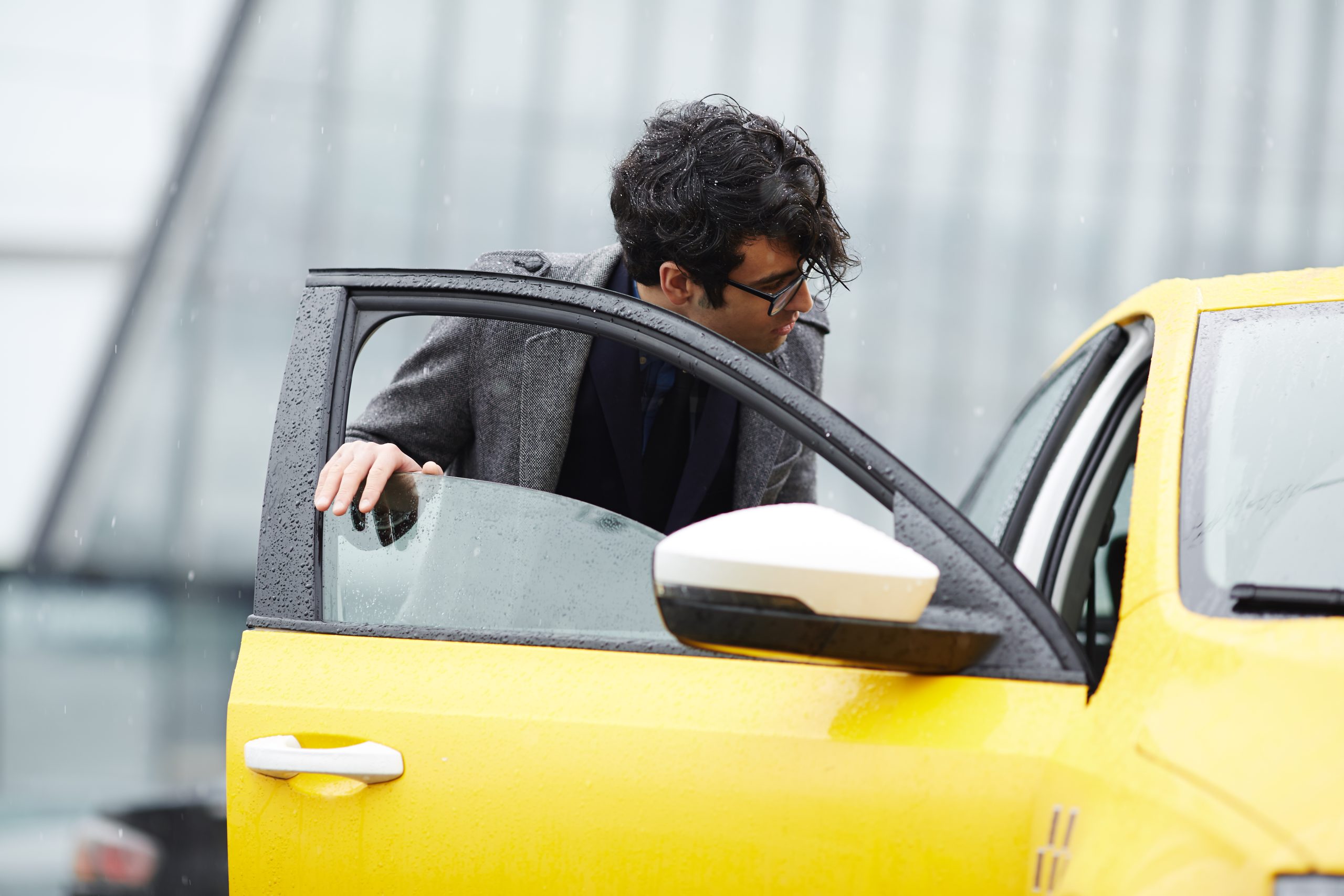How to Pre-Book Taxi from Heathrow for Hassle-Free Travel